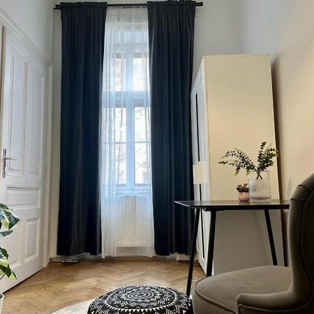 Separate Bedroom - Near Schoenbrunn فيينا المظهر الخارجي الصورة